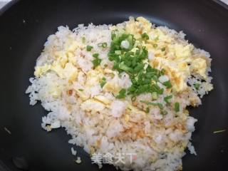 凑合凑合的蒜香蛋炒饭的做法步骤：8