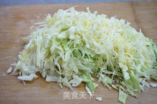 肉丝圆白菜炖粉条的做法步骤：3