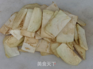 家常熬茄子的做法步骤：1
