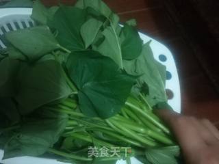 红薯叶窝窝的做法步骤：1