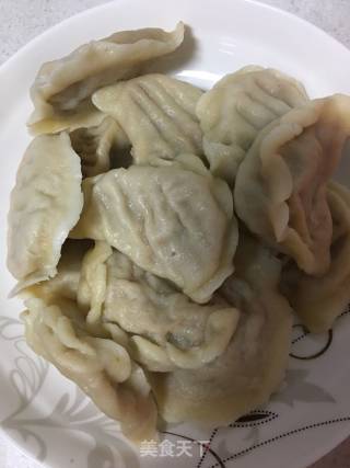 煎剩饺子的做法步骤：1