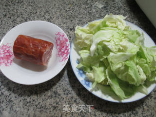 肘花火腿炒圆白菜的做法步骤：1