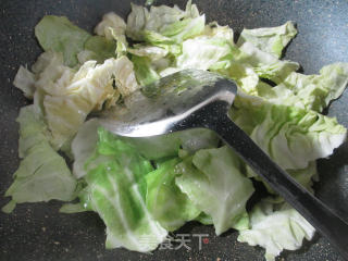 肘花火腿炒圆白菜的做法步骤：3