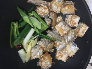 红烧带鱼的做法步骤：5