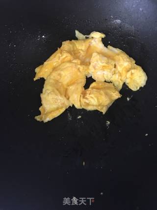 大蒜鸡蛋炒香干的做法步骤：4