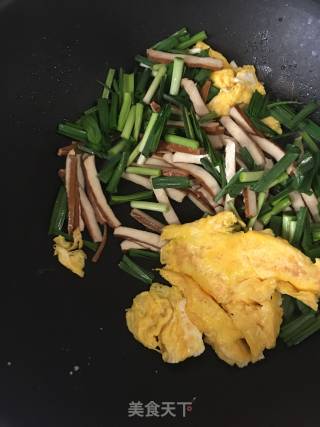 大蒜鸡蛋炒香干的做法步骤：5