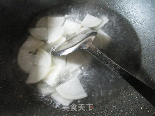 鸭蛋萝卜煮粉丝的做法步骤：5