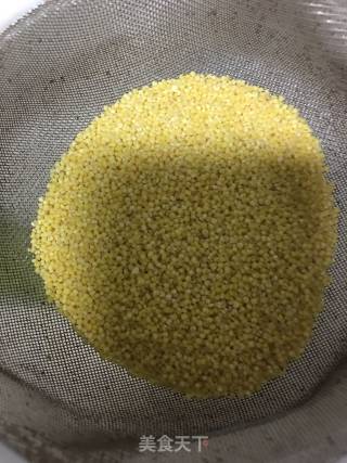 小米绿豆粥的做法步骤：1