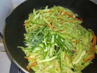青椒炒茄丝的做法步骤：9