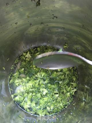 改良版西兰花浓汤的做法步骤：11