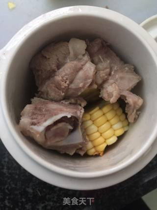 虫草花玉米炖龙骨的做法步骤：4
