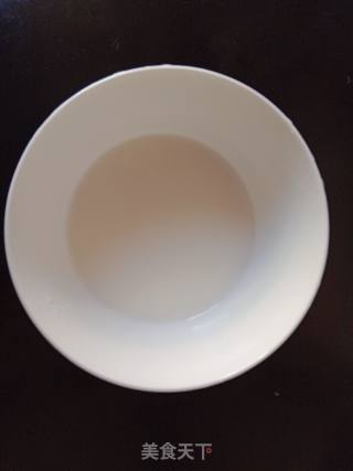 青红椒洋葱炒肉的做法步骤：2