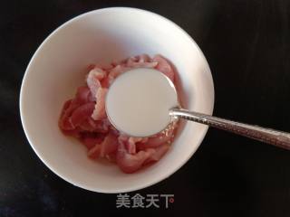 青红椒洋葱炒肉的做法步骤：5