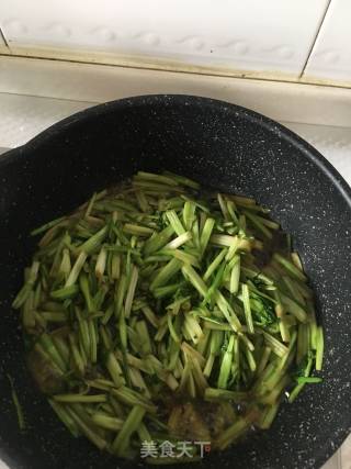 炒水芹的做法步骤：6
