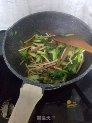 “豆腐”油菜炒豆干的做法步骤：5