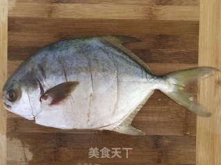 做菜小白的简易万能炖鱼的做法步骤：2
