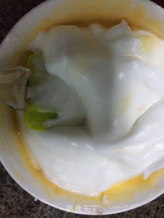 戚风蛋糕的做法步骤：4
