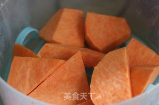红薯肉松饭团的做法步骤：1