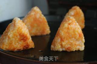 红薯肉松饭团的做法步骤：11