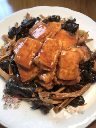 黄花木耳烧豆腐的做法步骤：9