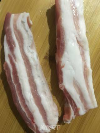 辣椒炒肉的做法步骤：1