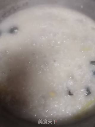 皮蛋瘦肉粥的做法步骤：5