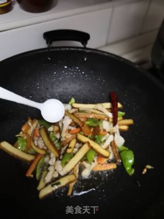 鸡丝豆腐干的做法步骤：6