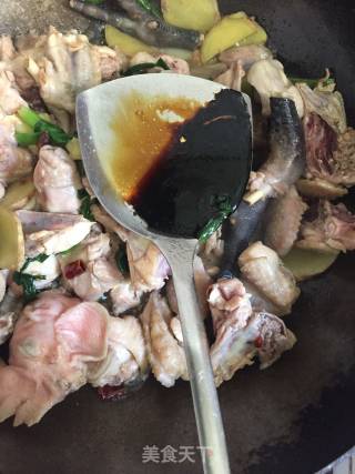 辣椒炒鸡的做法步骤：7
