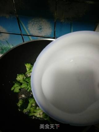 蒜香西兰花的做法步骤：11