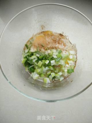 虾皮.大葱炒鸡蛋的做法步骤：5