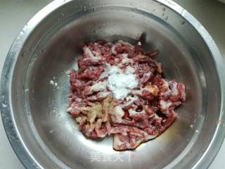 牛肉丝炒豇豆的做法步骤：2