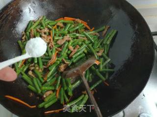牛肉丝炒豇豆的做法步骤：15