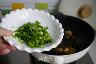 木耳烧豆腐的做法步骤：7