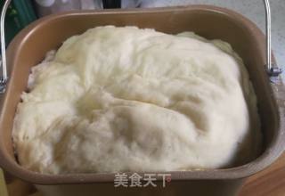 卷边火腿披萨的做法步骤：1