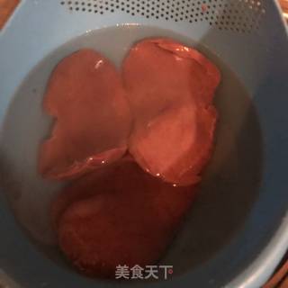 猪腰子汤的做法步骤：1