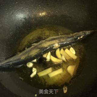 红烧秋刀鱼的做法步骤：3