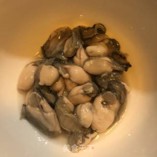 牡蛎煎蛋的做法步骤：1