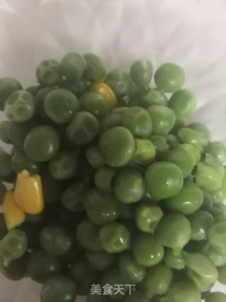 豌豆炒玉米的做法步骤：2