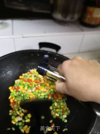 豌豆炒玉米的做法步骤：4