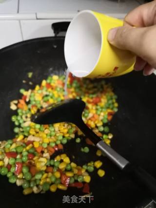 豌豆炒玉米的做法步骤：6