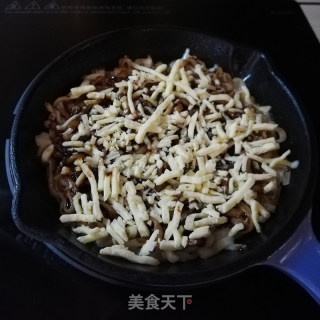 炸酱面什锦披萨的做法步骤：5