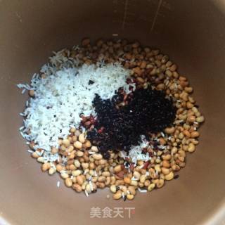 红豆黑米粥的做法步骤：3