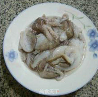 鹌鹑蛋烧望潮的做法步骤：1