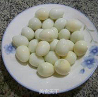 鹌鹑蛋烧望潮的做法步骤：2