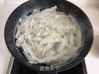 牛肉酱炒刀削面的做法步骤：3