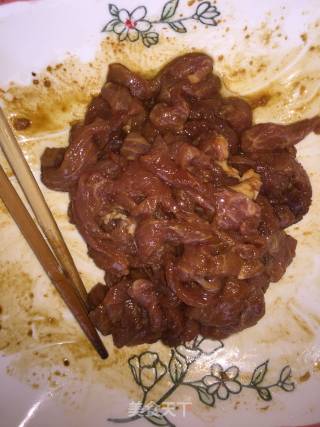 芹菜炒肉的做法步骤：1