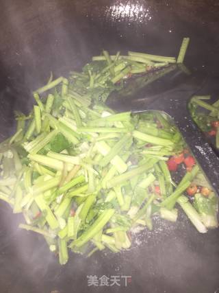 芹菜炒肉的做法步骤：4
