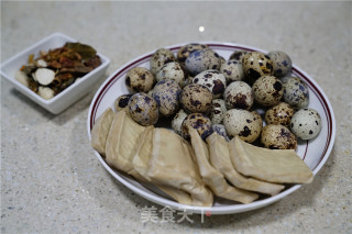 香卤鹌鹑蛋香干的做法步骤：1