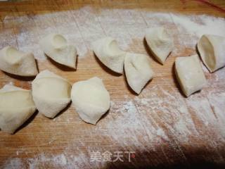 荠菜肉饺的做法步骤：11