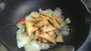 白菜炒豆腐的做法步骤：9